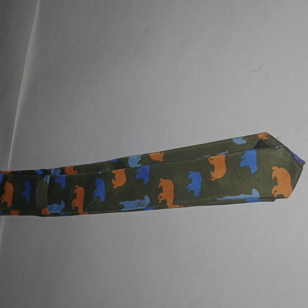 Animal forest boys tie with bear theme multi color  nwt